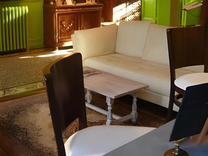 Others 3, Hotel Heritage, Charente