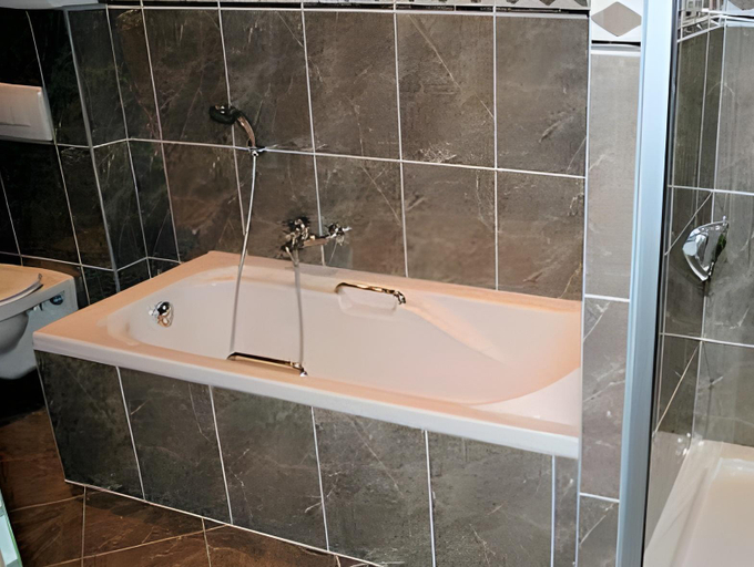 Bathroom 3, Hotel Kappelner Hof, Schleswig-Flensburg