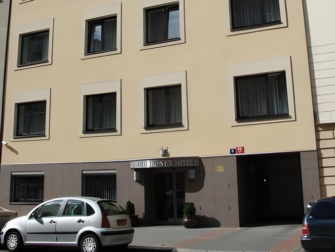 Exterior & Views 1, Hotel Coronet, Praha 5