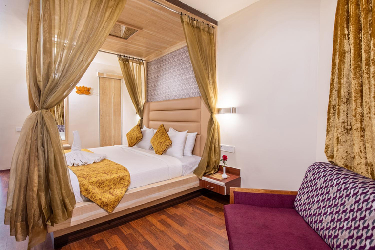 Bedroom 2, Poppys Pleasant Stay, Dindigul