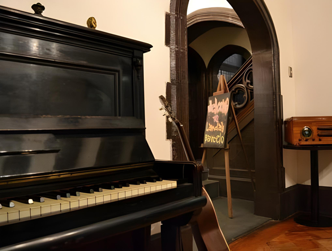 Interior view 5, Landay Hostel, Santiago