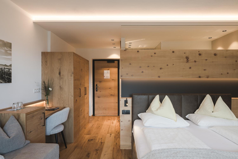 Bedroom 3, Naturhotel Gruberhof, Bolzano