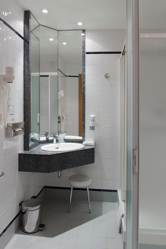 Bathroom 6