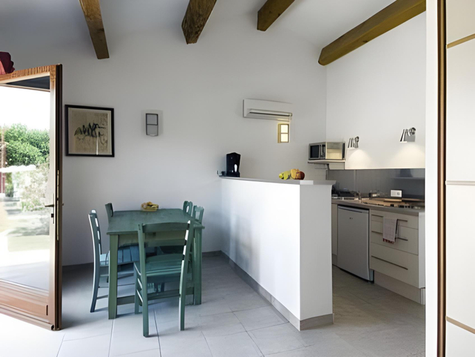 Others 4, Residence Les Sources, Bouches-du-Rhône