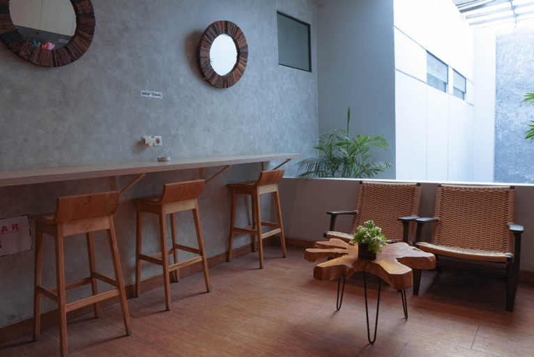 Food & Drinks, Keenan Living Seturan (temporarily closed), Sleman