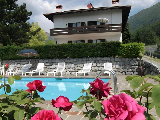 Others 4, Casa Al Sole, Trento