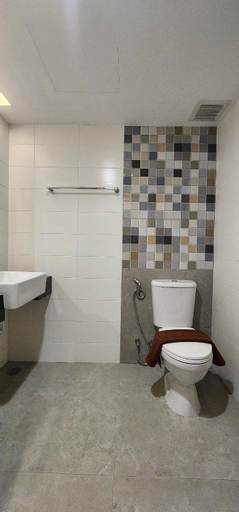 Bathroom 12