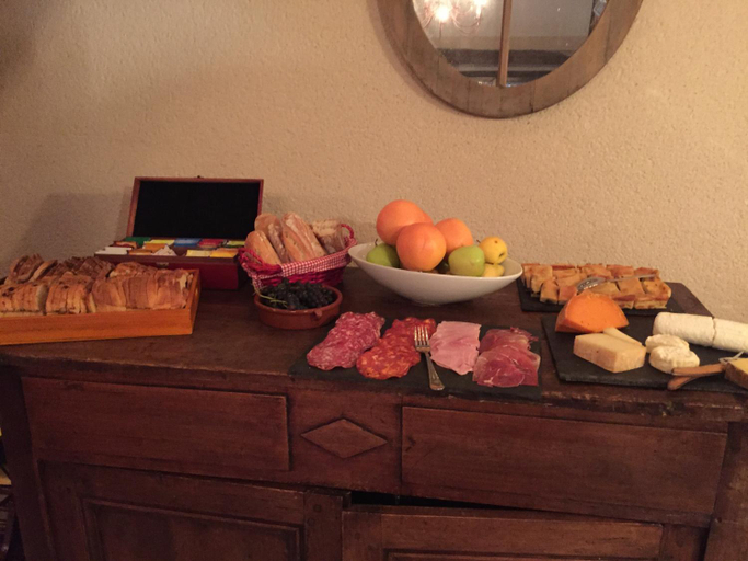 Food & Drinks