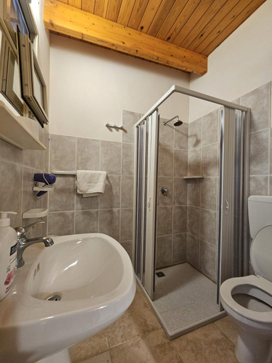 Bathroom 3, Sicilia Bella, Trapani