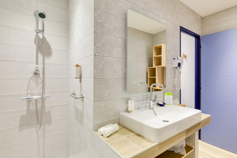 Bathroom 3, La Cachette, Drôme