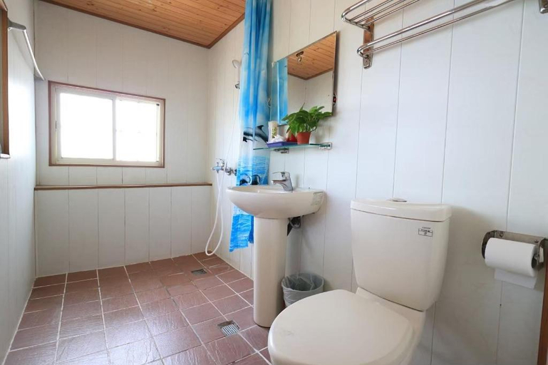 Bathroom 4, Sunny Ocean Bed and Breakfast, Hualien