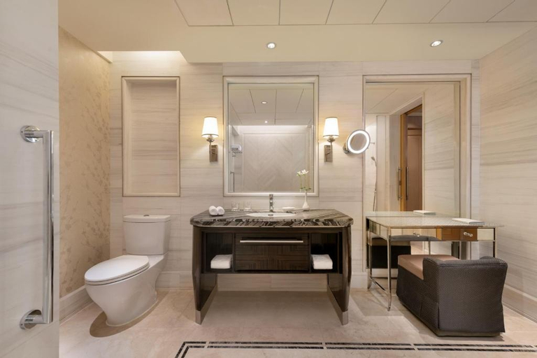 Bathroom 28