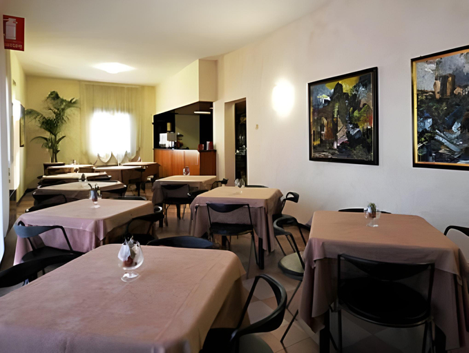 Food & Drinks 4, Hotel Versailles, Parma