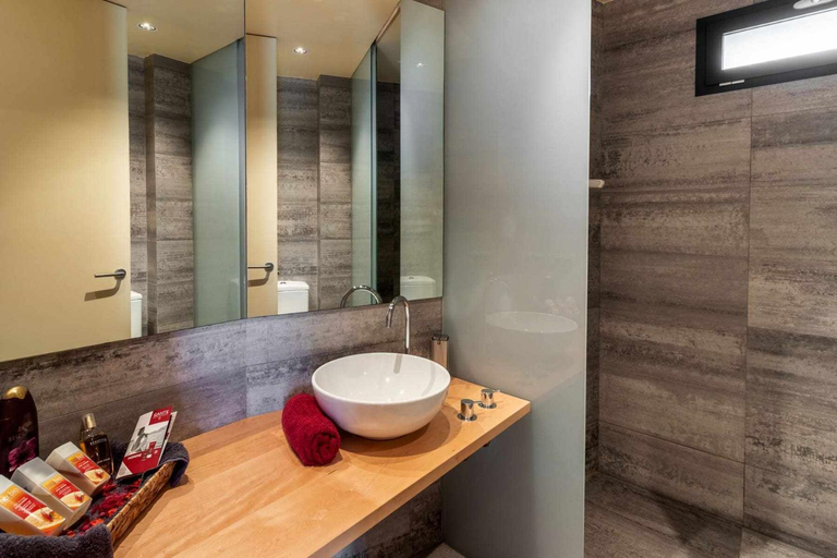 Bathroom 4, La Solfa casa aislada con piscina y jardin, Girona