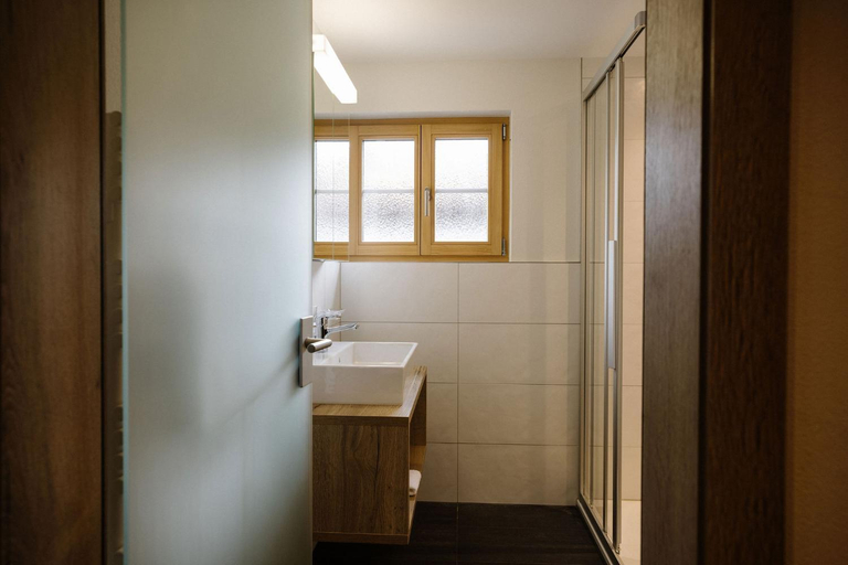 Bathroom 3, Hotel Bellevue Pinte, Interlaken