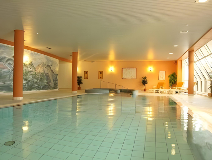Others 3, Hotel Novum, Aurich