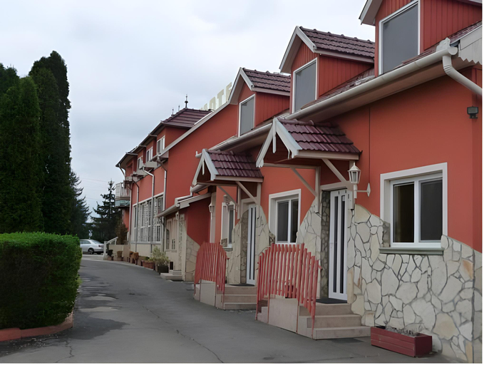 Others 3, Katalin Motel & Etterem, Berettyóújfalu