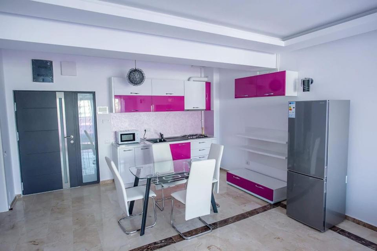 Others 5, Sophia 2 & Moonlight Apartaments, Constanta