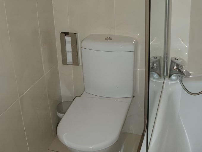 Bathroom 4, Blue Haven Hotel