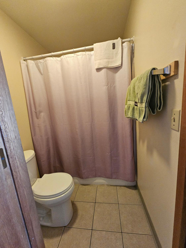 Bathroom 2, Cle Elum Travelers Inn, Kittitas