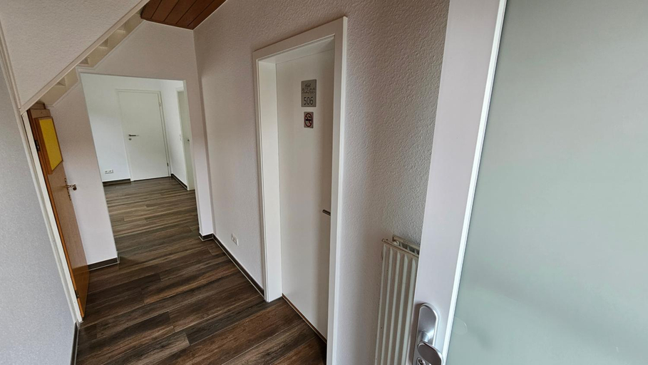 Others 3, Hotel Dorfkrug Busum - gunstige Altbauzimmer Am Oland, Dithmarschen