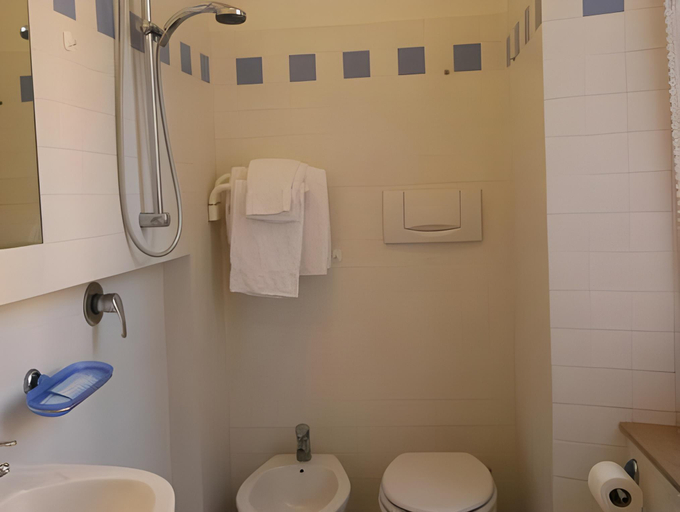 Bathroom 4, Albergo Ristorante Corsini, Modena