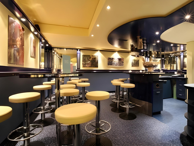 Food & Drinks 5, Hotel Central, Surselva