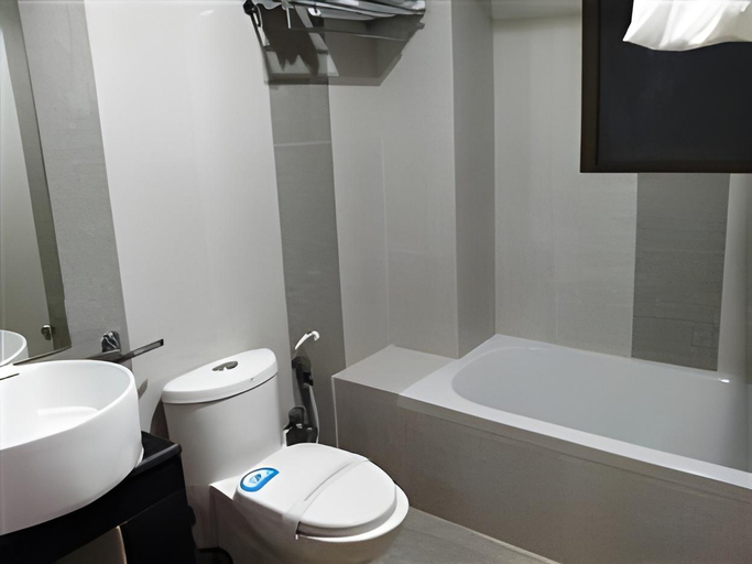 Bathroom 4, Khamsum Inn, Chang