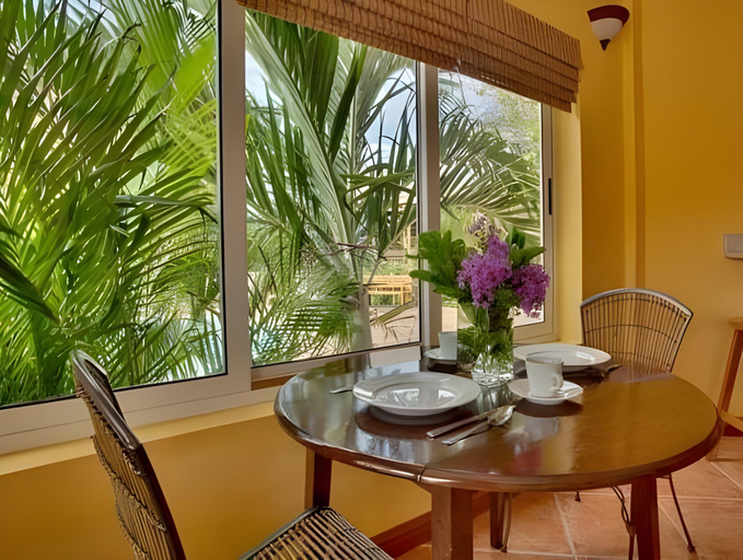 Food & Drinks 3, Laru Beya Resort