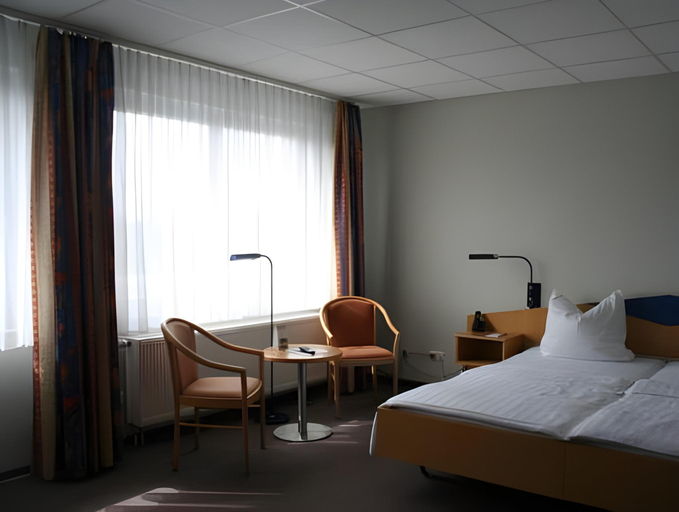 Others 4, Parkhotel Marzahn, Berlin