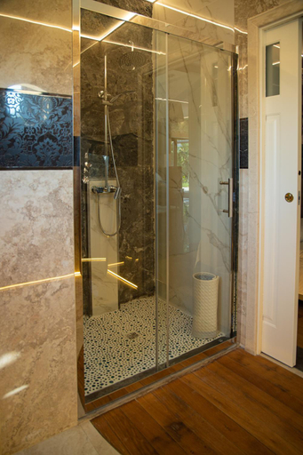 Others 5, Thalos boutique home, Syracuse
