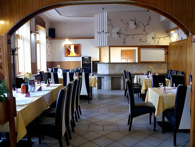 Food & Drinks 3, Tinodi Fogado, Sárvár
