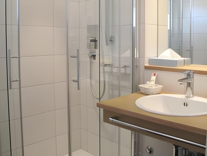 Bathroom 4, Villa Neugarten, Bodenseekreis