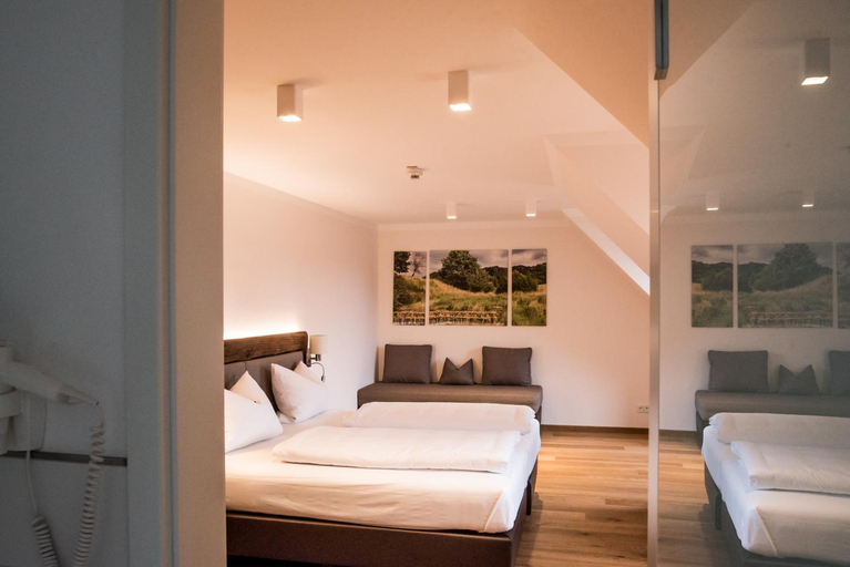 Bedroom 3, Brennereihotel Sponsel, Forchheim