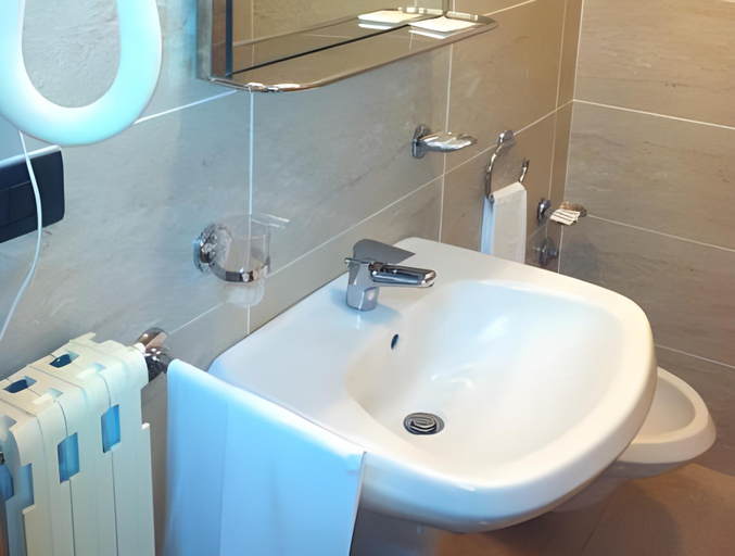 Bathroom 4, Meranda, Cosenza
