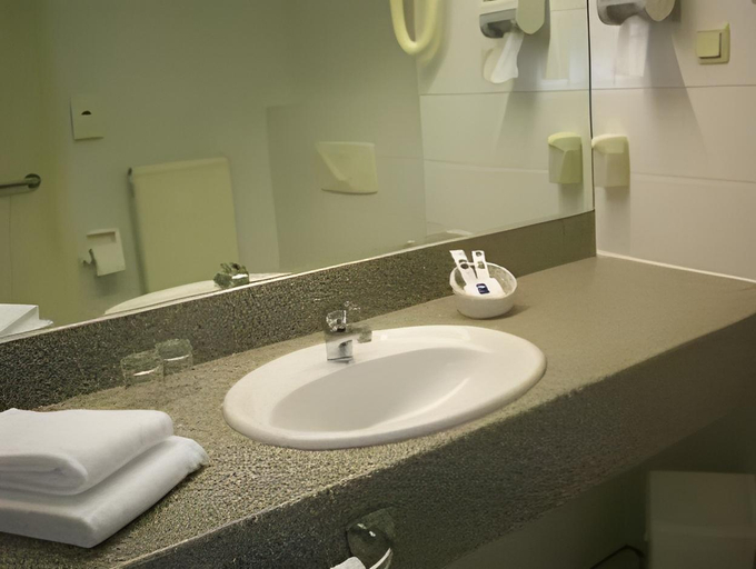 Bathroom 3, Hotel Chassalla, Kassel
