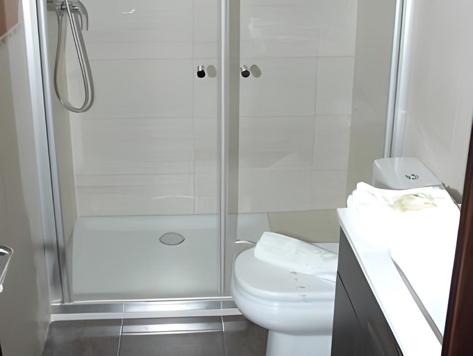 Bathroom 3, Alda Suite de los Reyes, Toledo