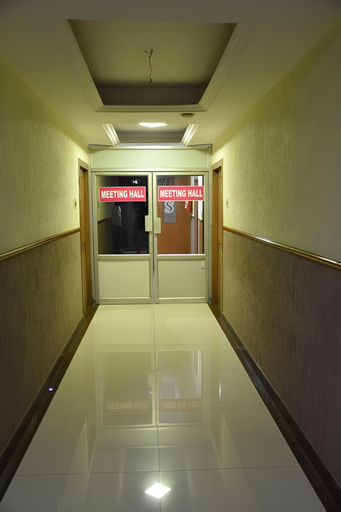 Others 3, SS Hotels, Tiruppur
