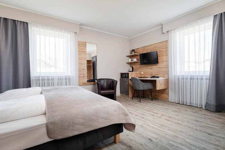 Bedroom 2, Hotel Am Ludwigsplatz, Gießen