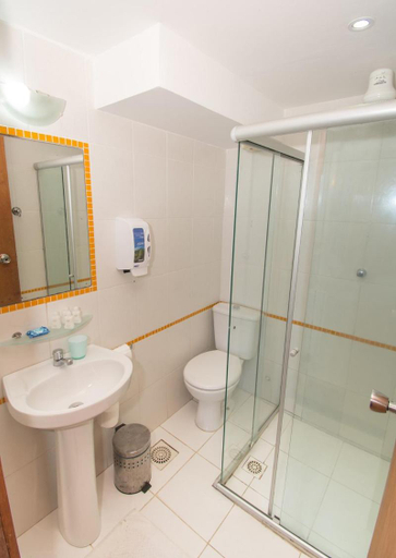 Bathroom 3, Bamboo Buzios Hostel, Armação dos Búzios