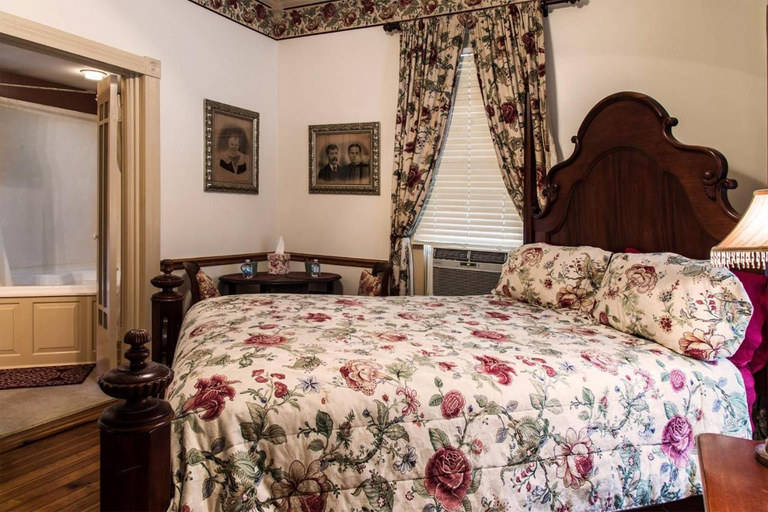 Others 4, Hidden Springs Bed and Breakfast, Carroll