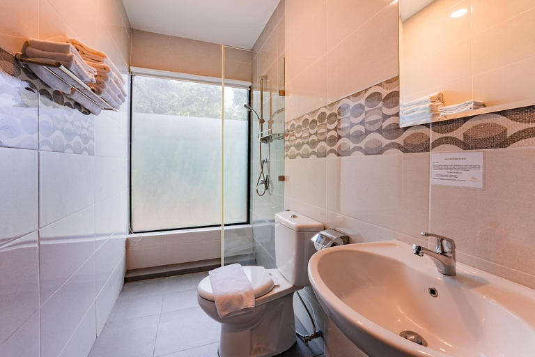 Bathroom 5, Mountain Valley Resort, Ranau