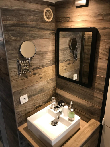 Bathroom 19
