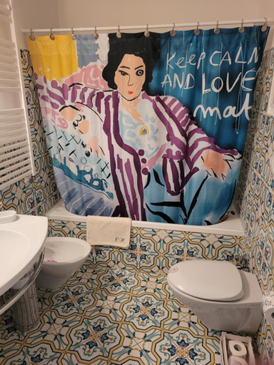 Bathroom 3, Caluga House, Napoli