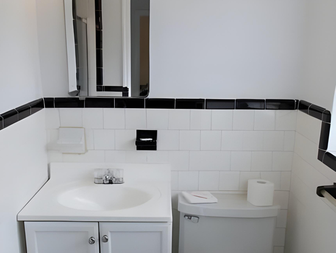 Bathroom 3, Dolphin Hollywood, Broward
