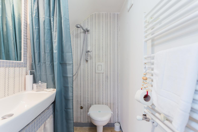 Bathroom 3, Palazzo San Rocco Rooms by Wonderful Italy, Bari