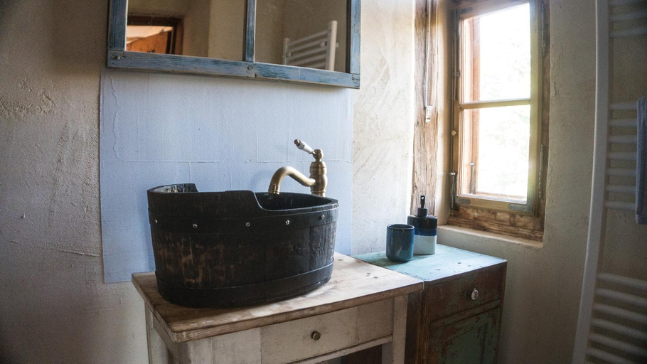 Bathroom 2, Michelsberger Haus, Cisnadie