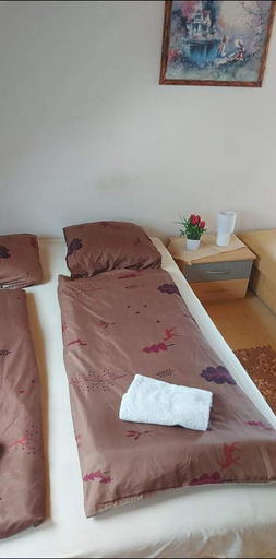 Others 3, Visszavar-Lak privat berlemeny, Tapolca