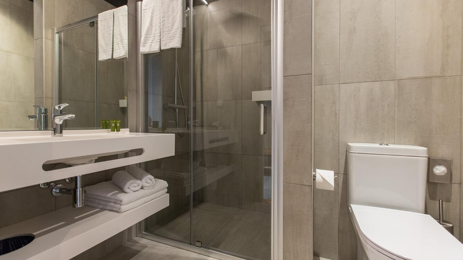 Bathroom 4