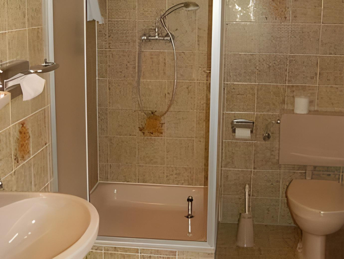 Bathroom 3, Landgasthaus Pfahl, Ahrweiler
